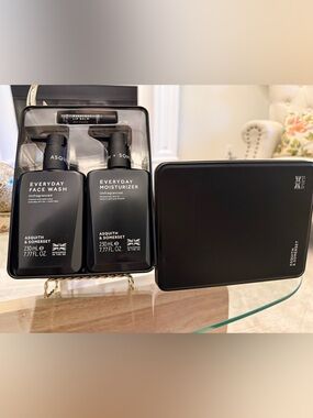 Asquith & Somerset Everyday Moisturizer - Black - 230 mL